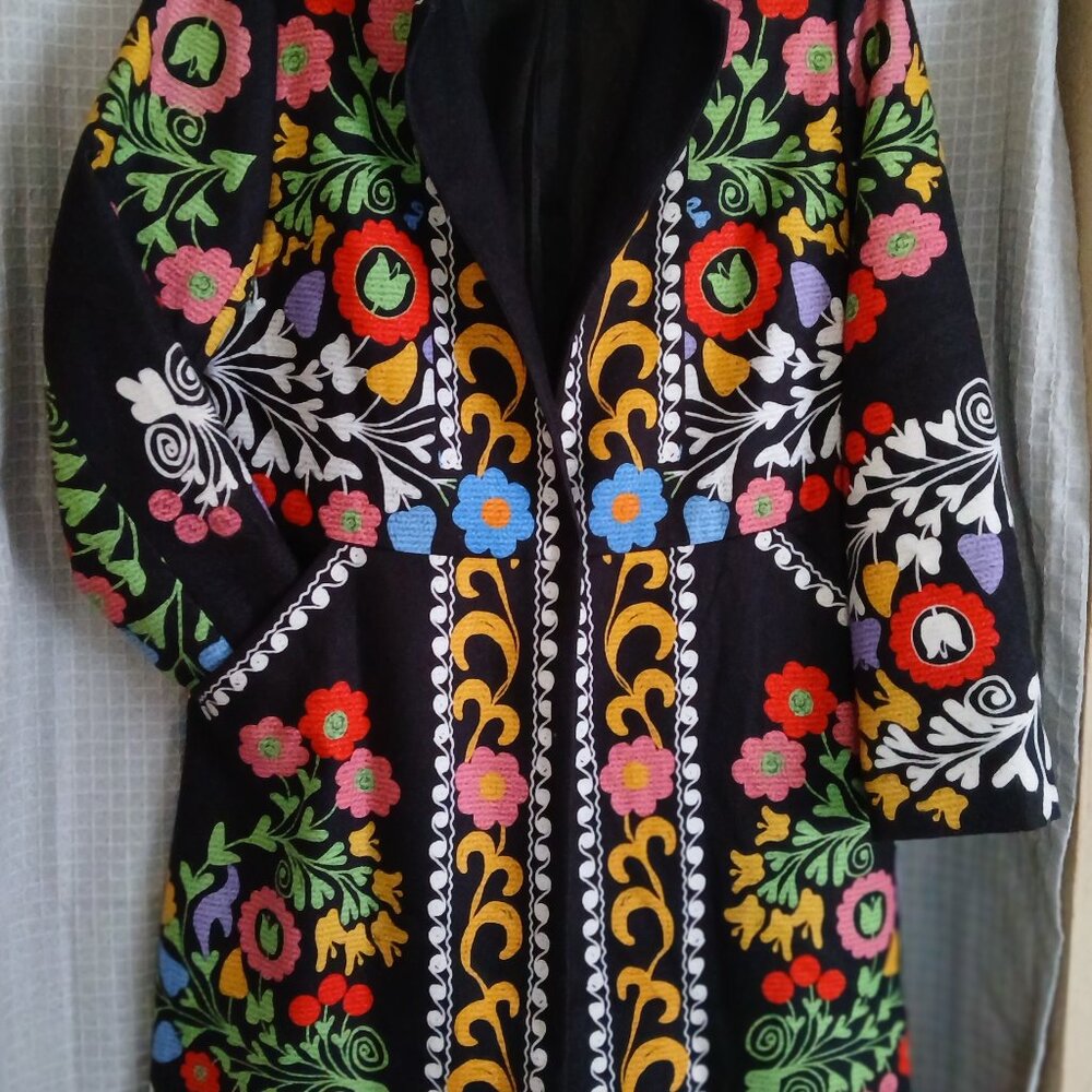 Coat Women's Medium "Flory Day " Mid Length Nero Collar Floral